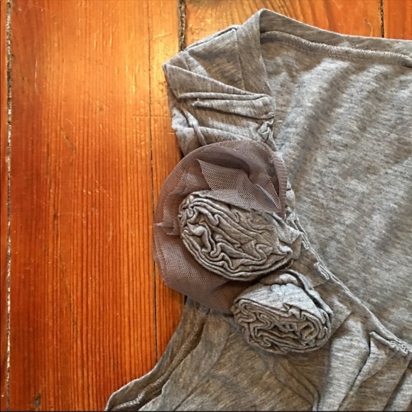 Gorgeous J. CREW Top - Picture 6 of 8